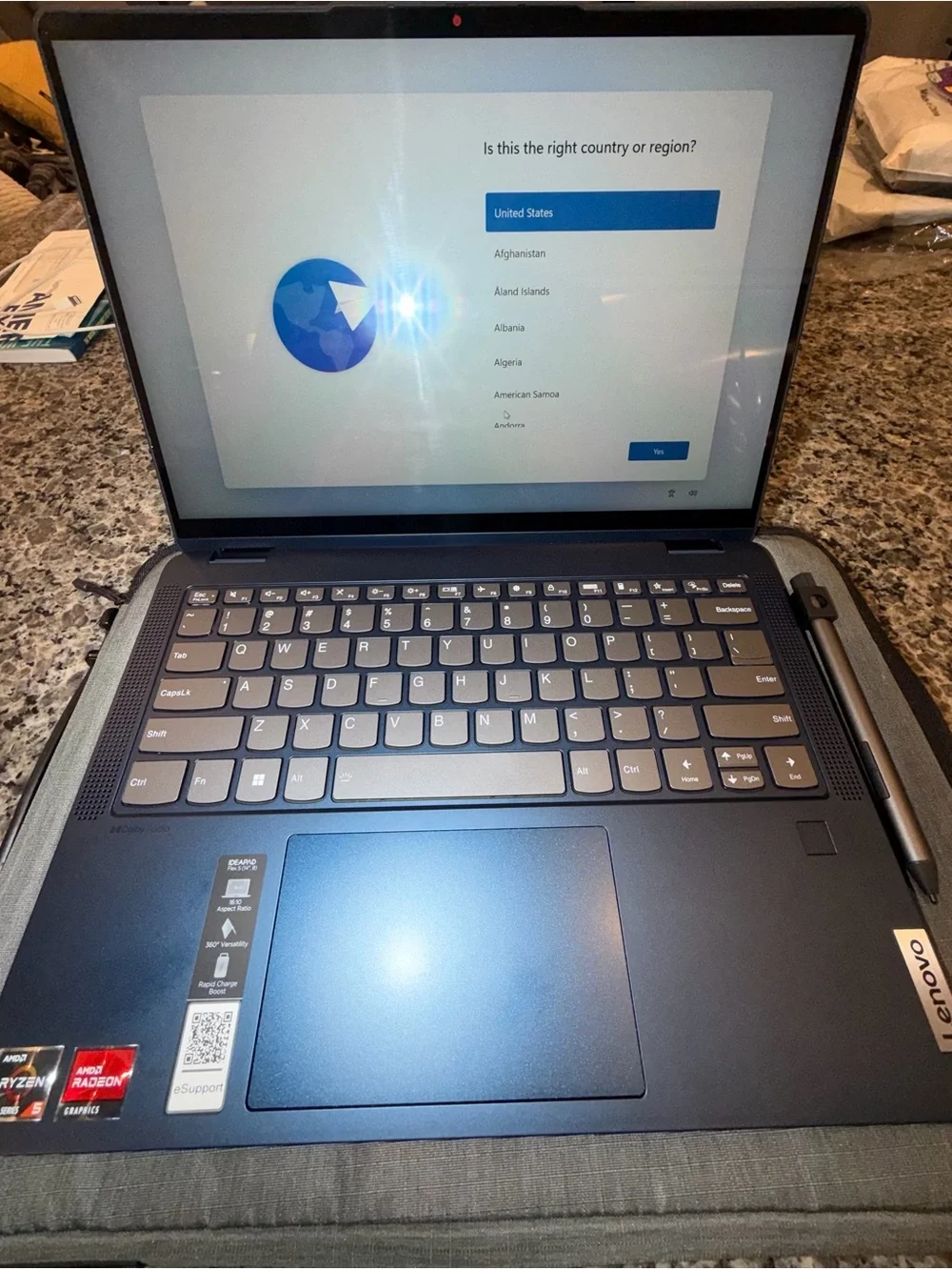 Lenovo Ideapad Flex 5 14ABR8 2-in-1 Touchscreen 14” Blue Laptop